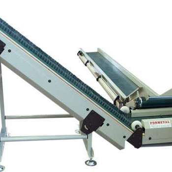 Waste and scraps belt conveyor